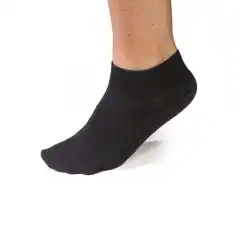 Flexisokkene strammer ikke rundt ankelen glir ikke av. Sjekk om du har merker etter sokkene om kvelden. Har du det er, Flexisokken Ankel en ideell sokk for deg.